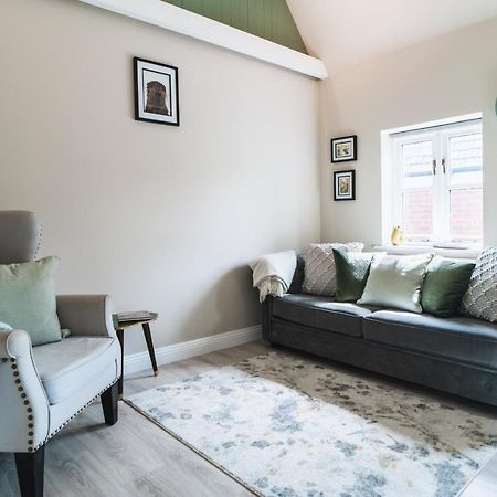 Otter'S Pocket Apartment แบลนด์ฟอร์ดฟอรัม ภายนอก รูปภาพ