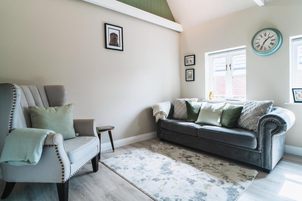 Otter'S Pocket Apartment แบลนด์ฟอร์ดฟอรัม ภายนอก รูปภาพ