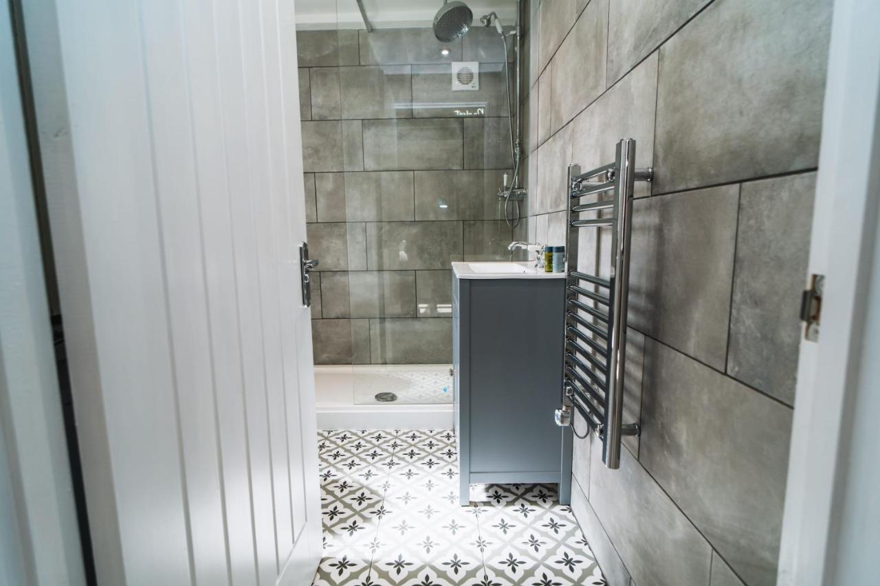 Otter'S Pocket Apartment แบลนด์ฟอร์ดฟอรัม ภายนอก รูปภาพ